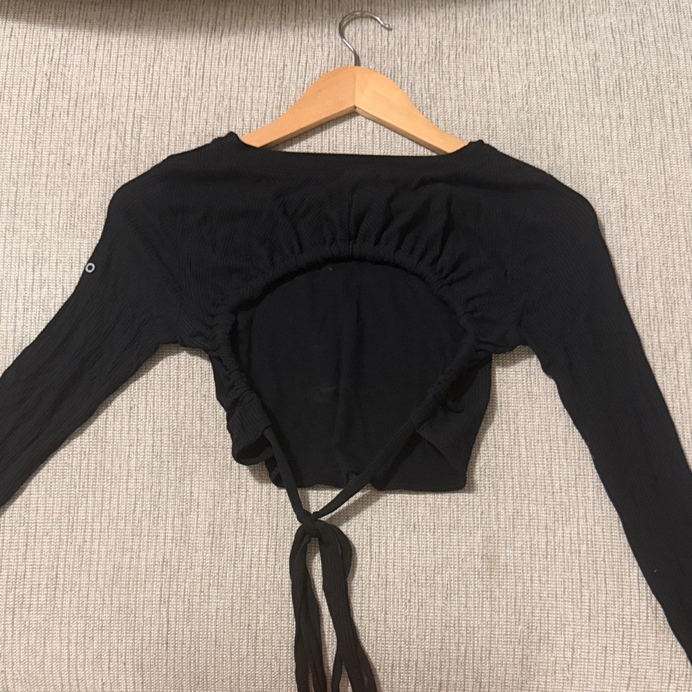 ALO Yoga Black Ruched Crop Top